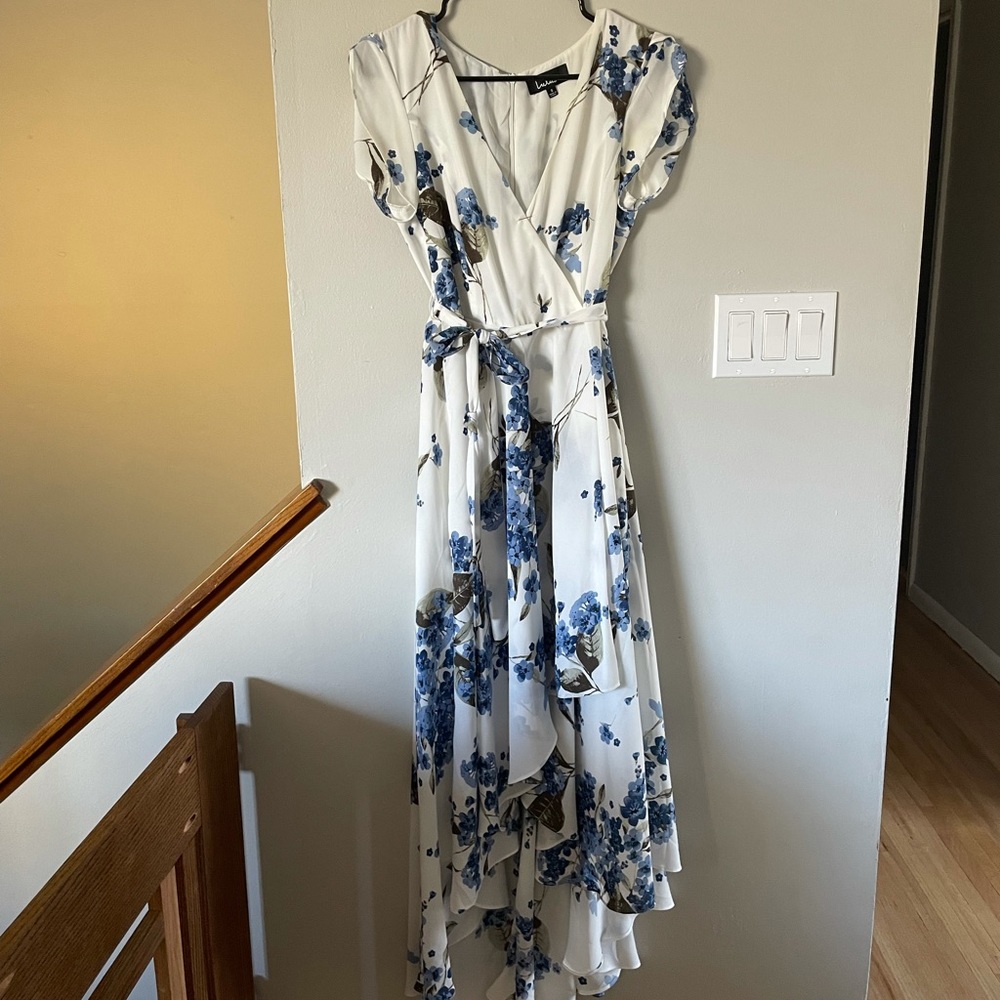White and blue floral dress (LIKE NEW)